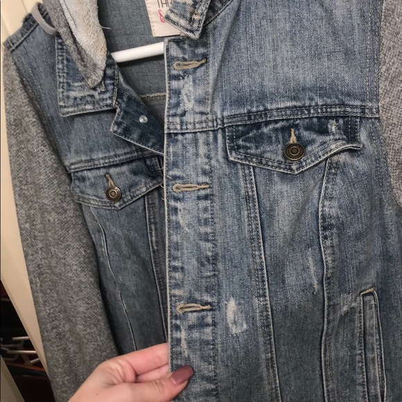 hoodie / denim jacket - Picture 3 of 3